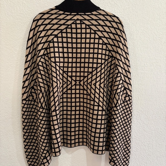 Anne Klein Geometric Knit Shawl Poncho – Gold Button Cape, Size M - Picture 6 of 7